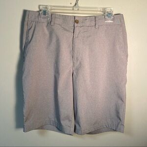 Nicklaus Men’s Khaki Shorts Waist 32
